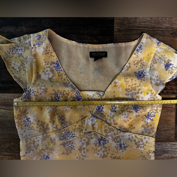 Ann Taylor Midi Dress - Picture 9 of 9